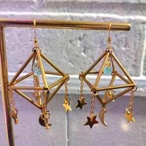 Goldtone geometric earings